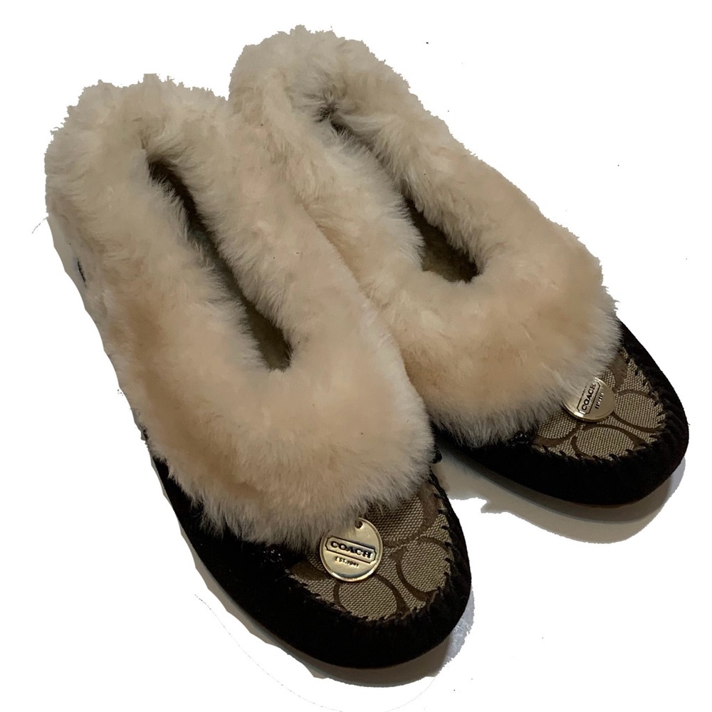 8 / Coach cozy slip on shoes